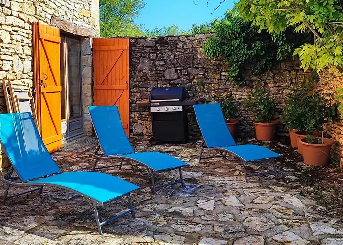 à La Campagne En Périgord Noir *